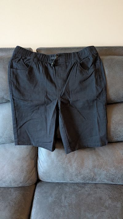 Arizona Husky boys shorts three pockets drawstring elastic waist like new 14-16