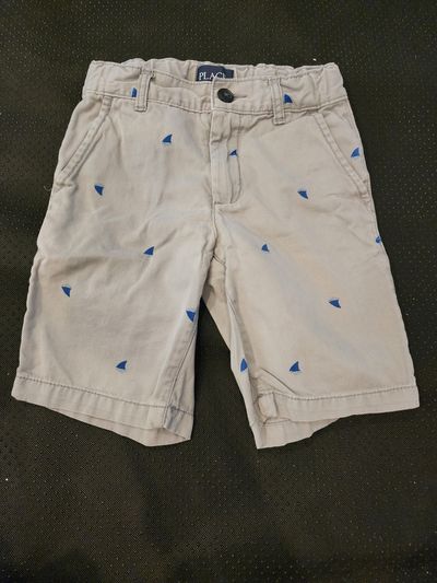 Place Place boys' khaki shorts navy blue shark fin pattern. 6T/6