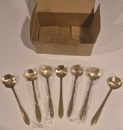 Set of 7 Flower Tea Spoons Gold Brand New