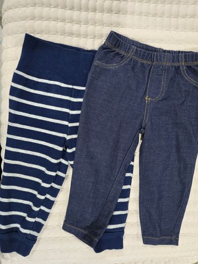 Carters Set of two pants 12 Months