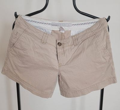 Old Navy Beige Short Low Rise Women's 6