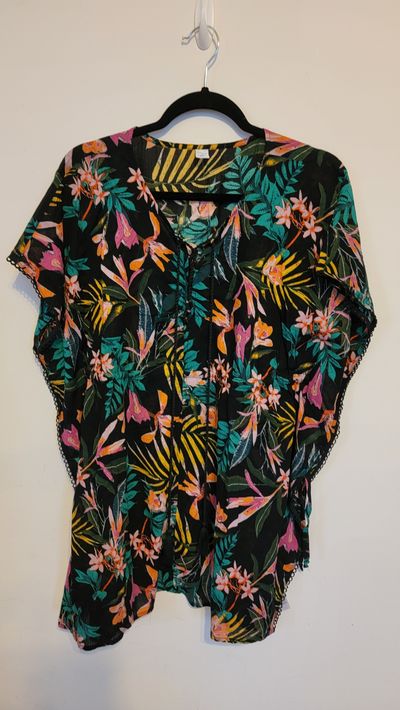 Old Navy NWT Floral Lightweight Beach Cover Up Women's - M