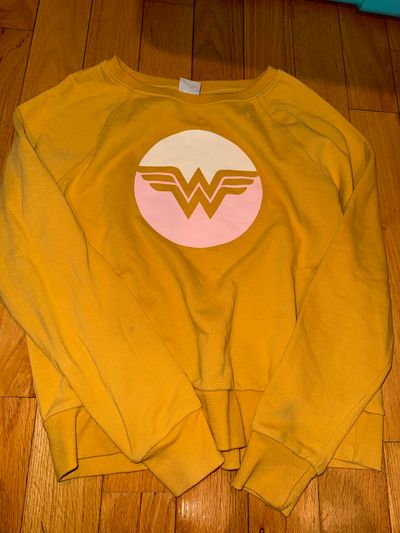 Junk food Mustard yellow long sleeve Wonder Woman crew neck Women's - M