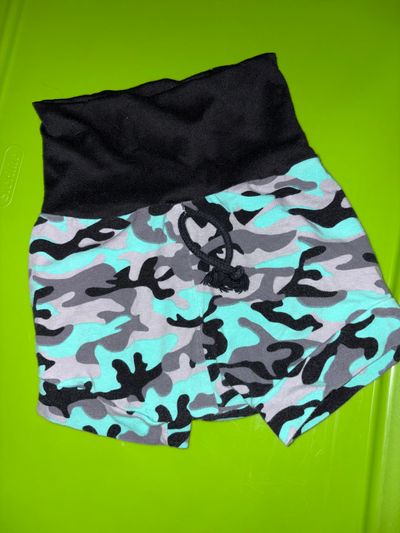Hudson and Wesley Camo shorts 4T