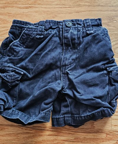 Children's Place Excellent condition pull-on cargo shorts elasticized waistband 12 Months