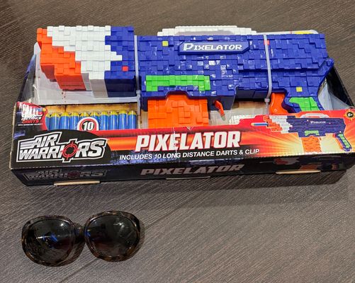 Brand new pixel leader, air warriors gun with dart 10 darts and clip