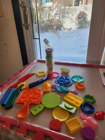 Play-Doh kitchen tools and molds Play-Doh kitchen tools and molds and 3 playdoh