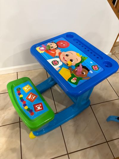 Delta Children Cocomelon drawing desk