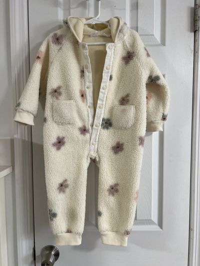 Jamie Kay Like new oat color 3T
