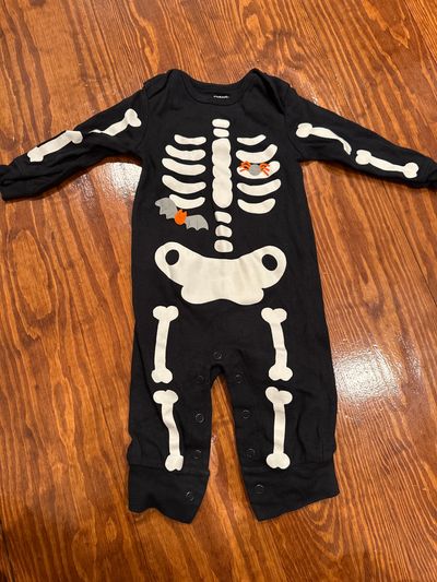 Carters 6mo glow in dark skeleton Halloween onesie 6 Months