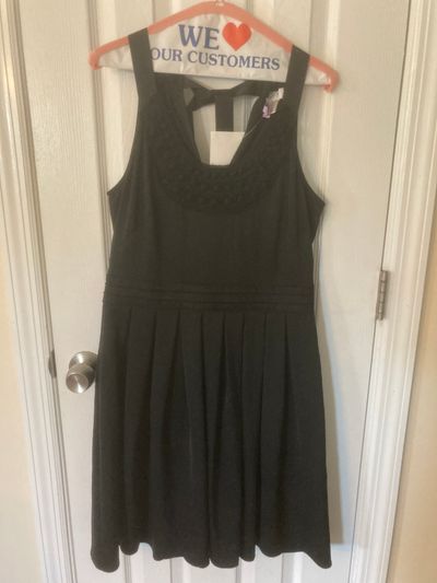 Ann Taylor Loft Sleeveless black cocktail dress- dry cleaned! Women's 8