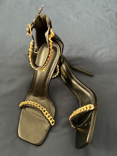 Fashion Nova Black Gold Chain Strap Shoe 8-1/2 (Adult)
