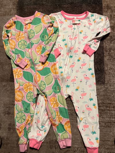 Footless long sleeve pajamas size 2t  2T