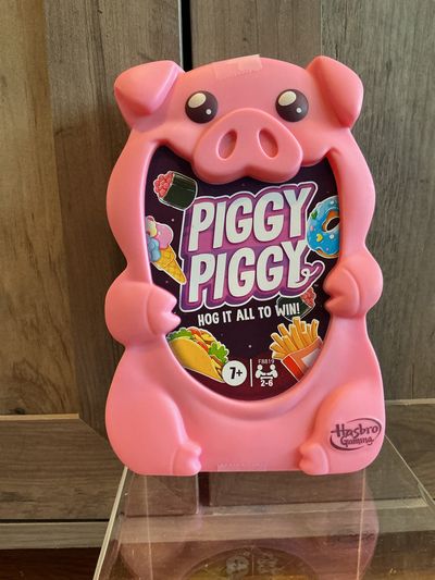 Hasbro Piggy piggy game - ages 7+