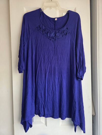 Blue long sleeved shirt size 1x 14W/16W  Women's 1X