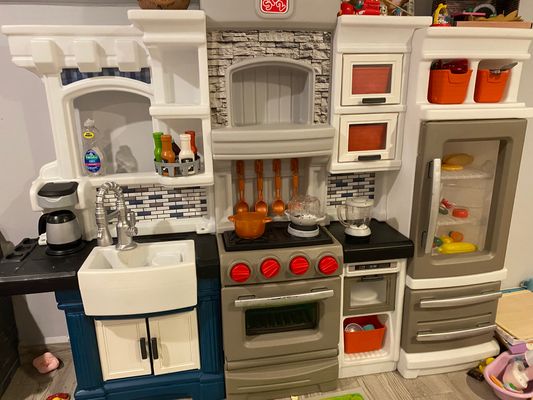 Step 2 Elegant Edge Kitchen. Sells for $450. Pieces shown in pic 1