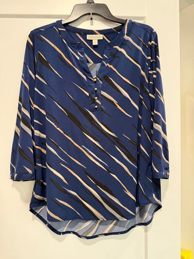 Dana Buchman Lightweight navy print top Women's - L