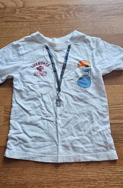 Chidlren's Place Like new T-shirt feature "lifeguard on Duty" texts & cool graphic 3T