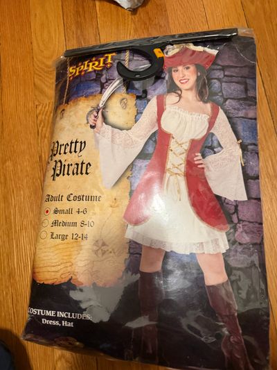 Spirit Pretty pirate costume size small 4-6 included hat and dress