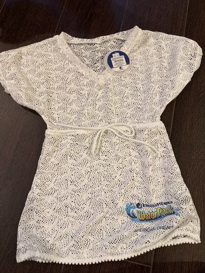 Brand new DreamWorks waterpark American dream White cover-up retail $30 4T