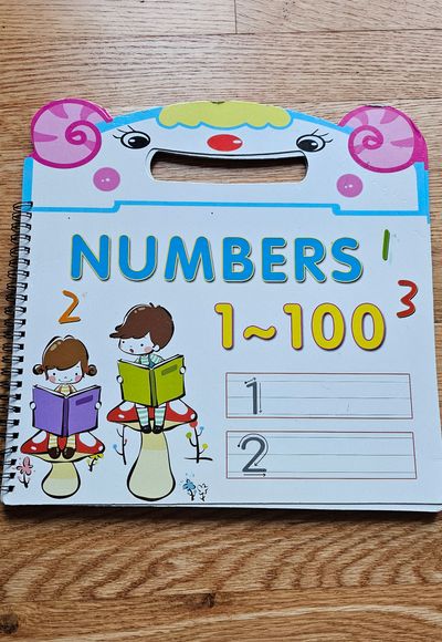 N/A Good condition Write and Wipe number tracing book