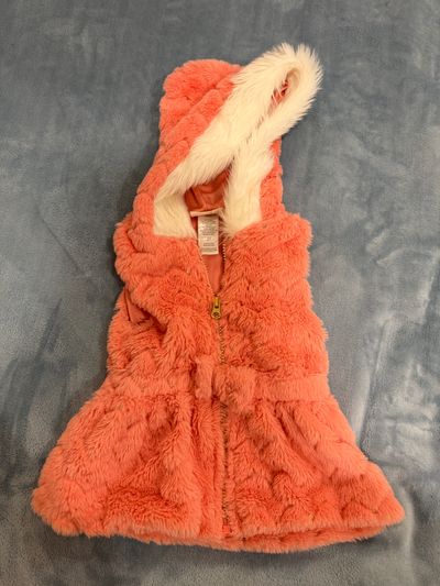 Faux fur hooded vest  2T