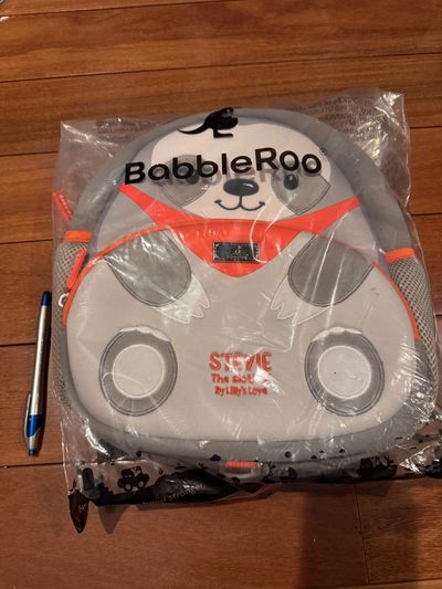 Brand new toddler babbleroo backpack retail 23$ In plastic
