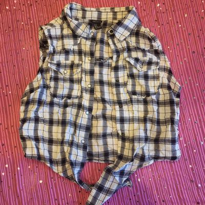 Forever 21 Soft black & white botton with tie shirt Women's - M