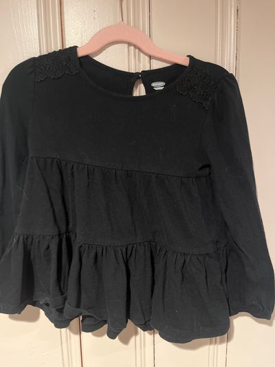 Old Navy Black Ruffle Long Sleeve T 5T