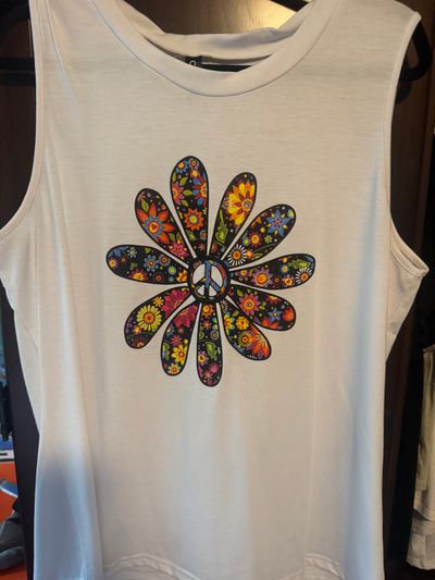 Brand new, no tags. Womens tank top size XL Brand new, no tags. Womens tank top size XL Women's - XL