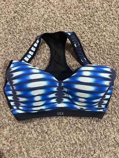 Victorias Secret Size 34D sports bra Women's - M