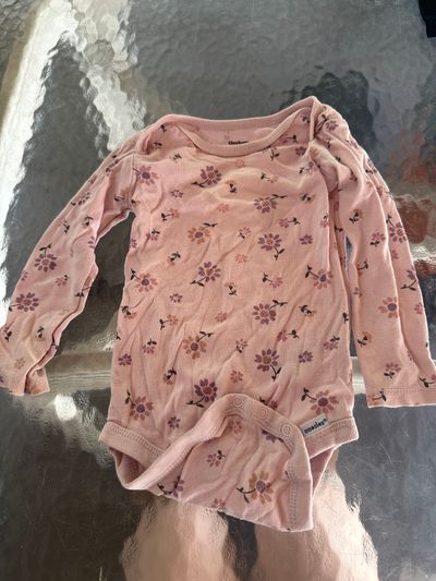 Gerber pink floral long sleeve onesie 6-9 Months