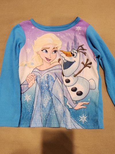 Disney frozen fleece pajama top Disney frozen fleece pajama top 5T/5