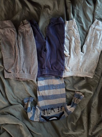 Lot of 3 Carters Pants and 1 Gerber 6-9m long sleeved onesie 6 Months