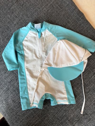 Rash guard with matching hat  6-12 Months