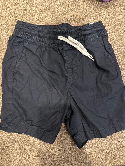 Old navy black drawstring shorts  2T