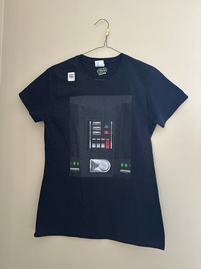 New Never Worn Black Star Wars Tshirt Adult Small Women's - S