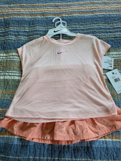 Nike NEW WITH TAGS Peach 2 Piece Skort Set 6T/6