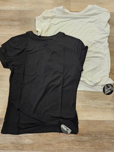 Abardison NWT 2 pack of shirts Women's - M