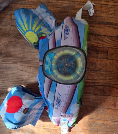 Swim vest child size 30-50 pounds Airplane