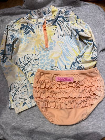 Ruffle Butts Long Sleeve Swimsuit 2 piece  5T/5