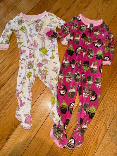 Children's place Long sleeve footie pajama lot of 2 - bird and holiday cupcake 6-9 Months
