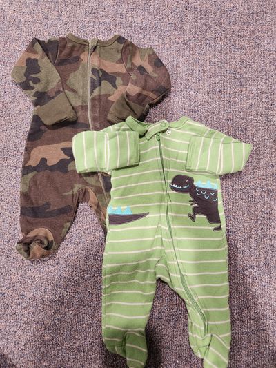 Carter's Footed zipper onesies with mittens 0-3 Months