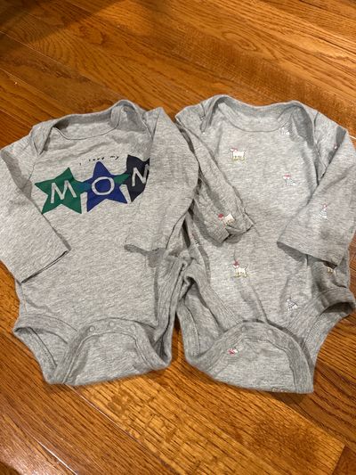 Baby GAP Long sleeve gray bundle 6-12 Months