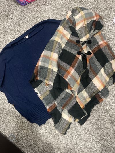 Loft and apt 9 Poncho Women's - L