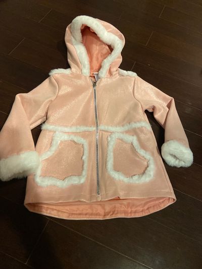 Little lass Size 4 girls lightweight zip up coat sparkles with fur. Gorgeous 4T