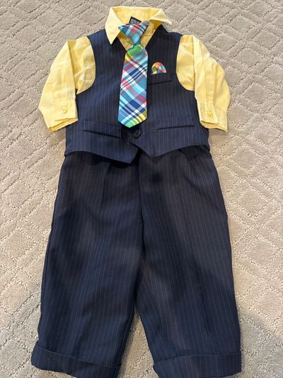 Nautica 4 piece suit set button down vest and clip on tie 12 Months