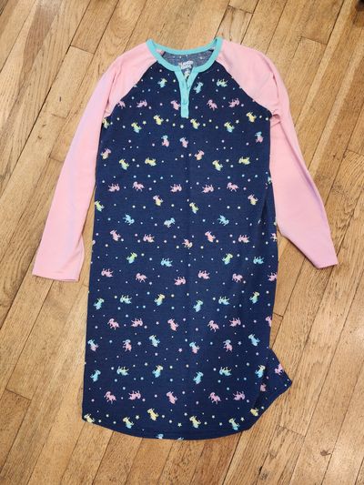 Land's End Long sleeve night gown w/ unicorn design 10-12