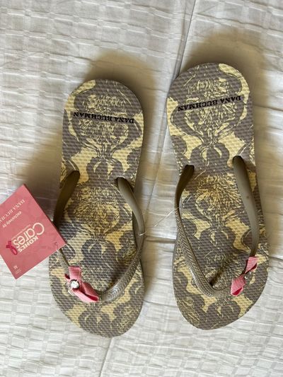 Kohls New with tags Size medium 7 (Adult)