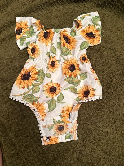 SHEIN Sunflower onesie 12 Months